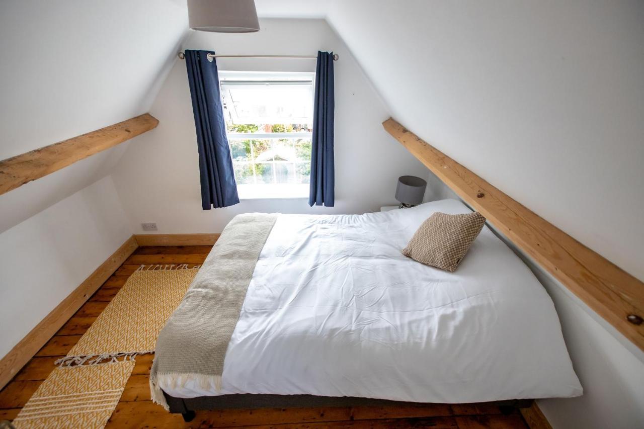 Short Stays - Fishponds Apartment Bristol