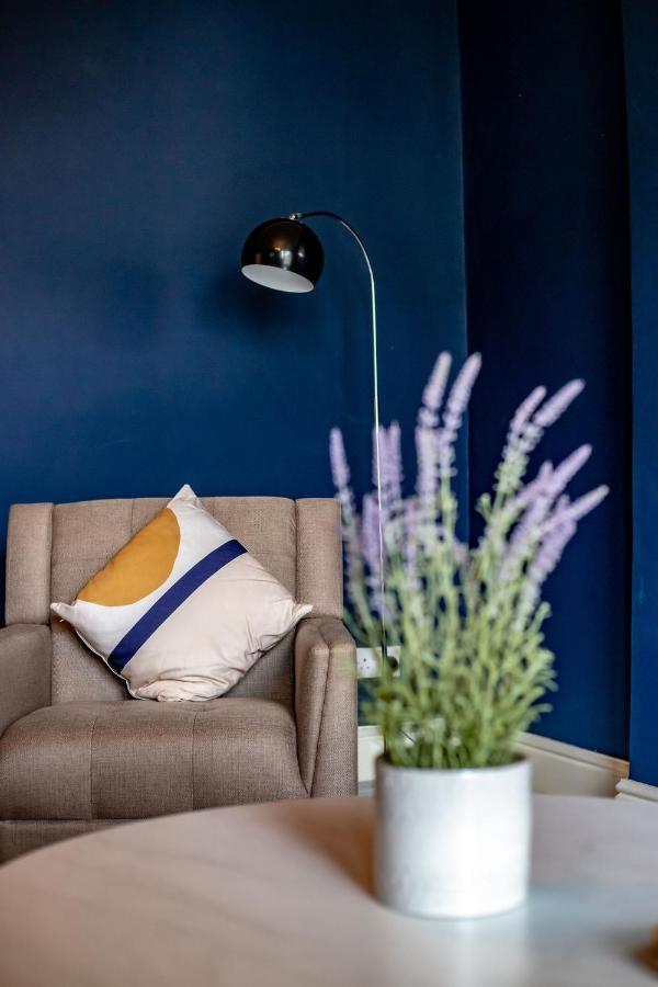 Short Stays - Fishponds Apartment Bristol