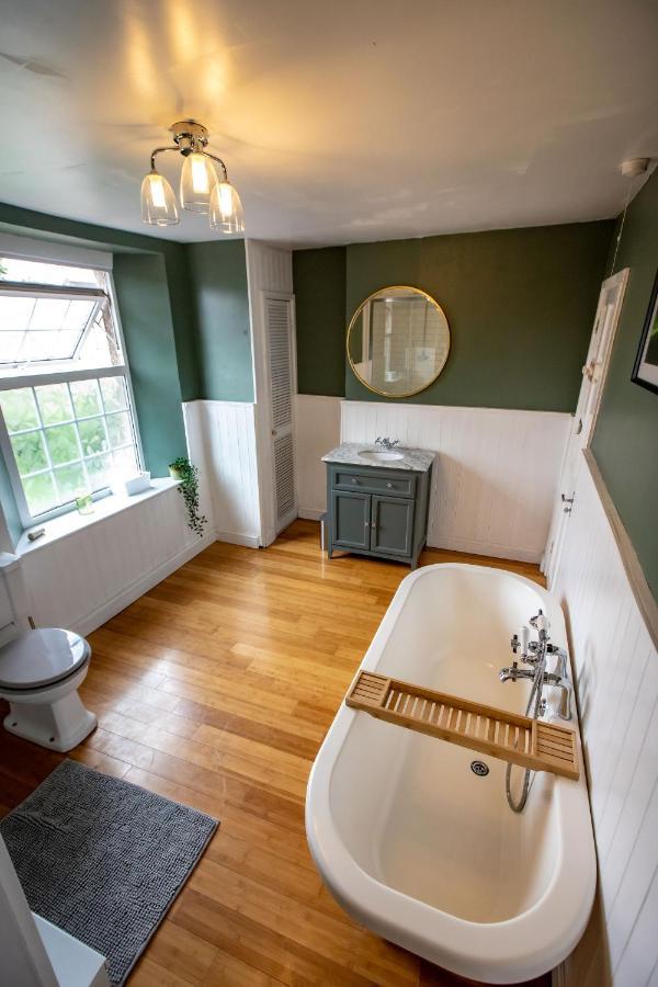 Short Stays - Fishponds *